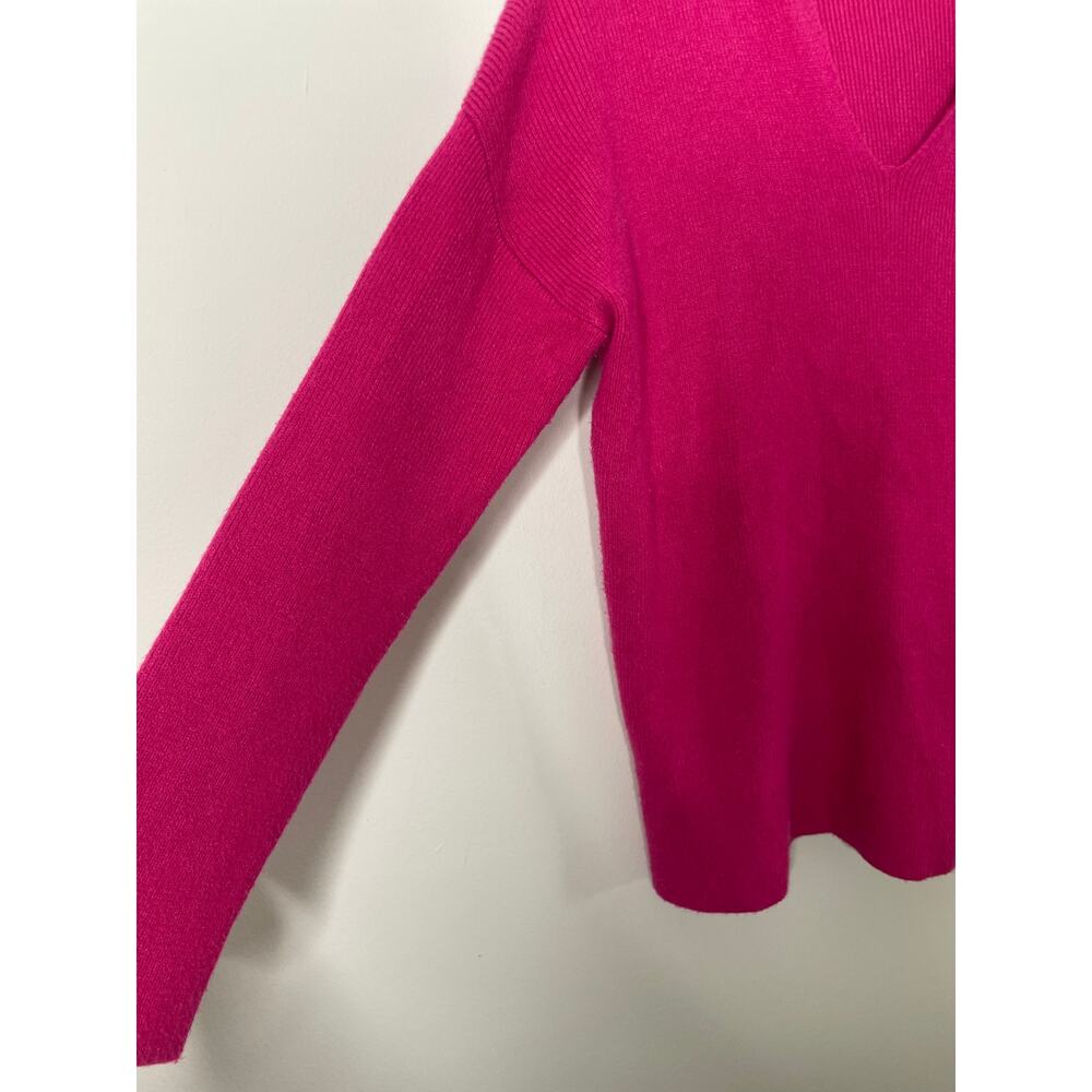 ❣️5/$25 Tahari Pink Hooded Sweater Small V Neck Casual Pullover - Picture 4 of 6